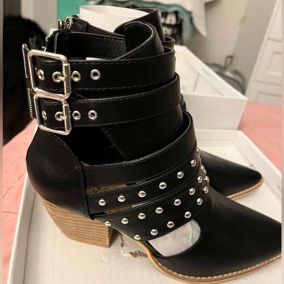 NWT Beast fashion cutout boots - Picture 3 of 8